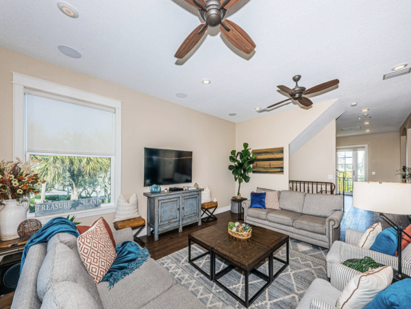 Treasure Island 6 Bedroom Home Pool & Views